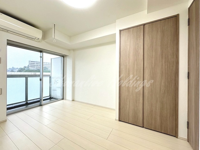 居室・リビング　南西向きで日当たり良好♪