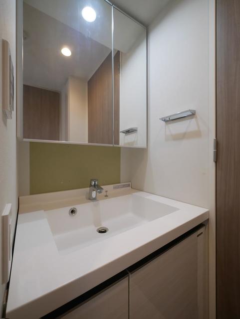 洗面設備　※写真は同タイプ住戸です。
