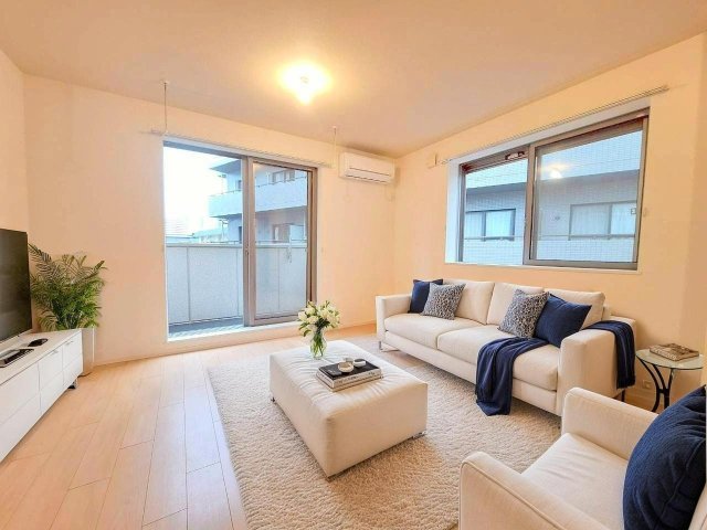 居室・リビング　★２面窓の明るいリビングです★