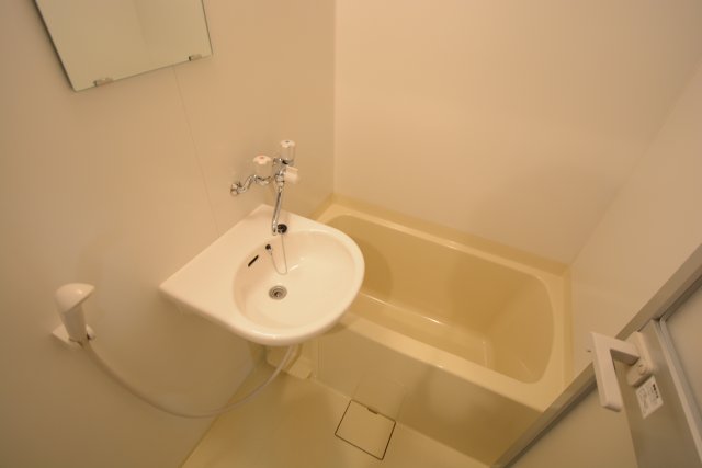 バス・シャワールーム　落ち着く空間のバスルーム♪