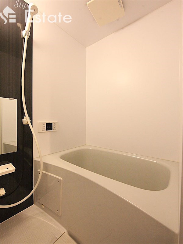 バス・シャワールーム　バスルーム