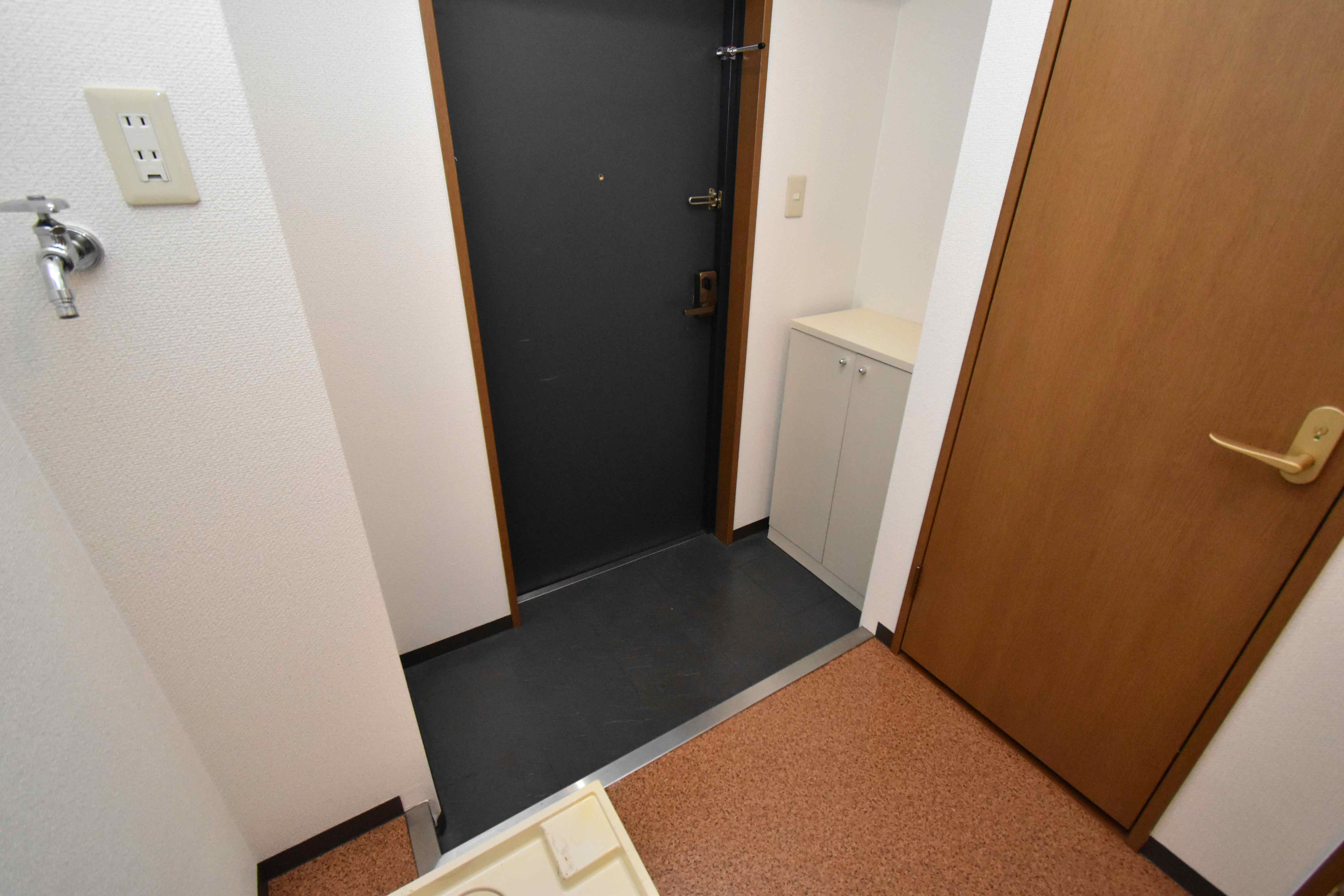 玄関　玄関♪シューズボックス・室内洗濯機置き場あり♪（同仕様写真）