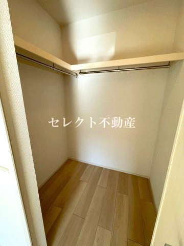 収納　【プチ　トリアノンI】ウォークインクローゼットで床がフラット