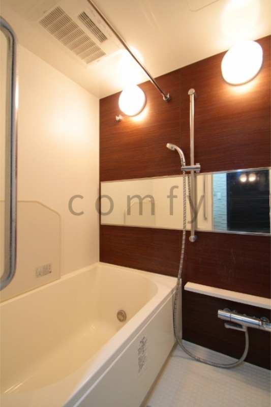 バス・シャワールーム　バスルーム