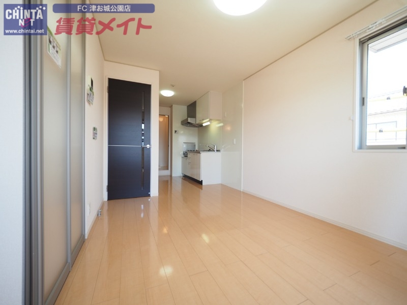 居室・リビング　同型参考写真