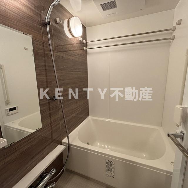 バス・シャワールーム　落ち着いた空間のお風呂です