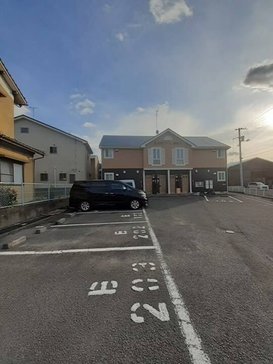 駐車場　駐車場