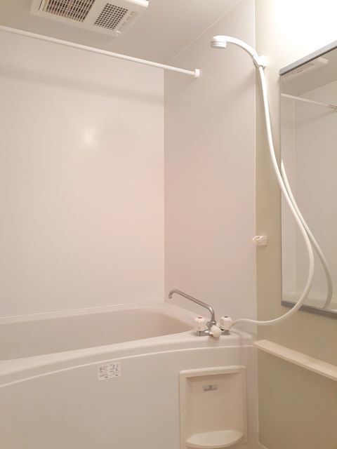 バス・シャワールーム　★お湯を溜めてゆったり浸かれるバスタブ★