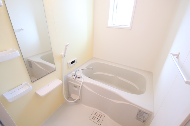 バス・シャワールーム　※別室の参考写真の為、現況優先です。