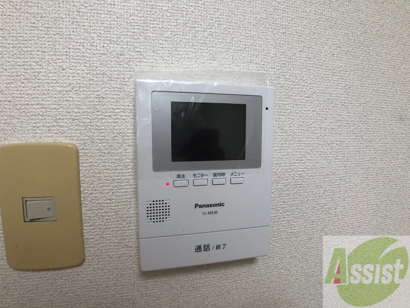 セキュリティ　モニタ付インターホンです。セキュリティ面も安心ですね！