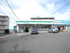 コンビニ　ファミリーマート長崎石神店（コンビニ）まで390m