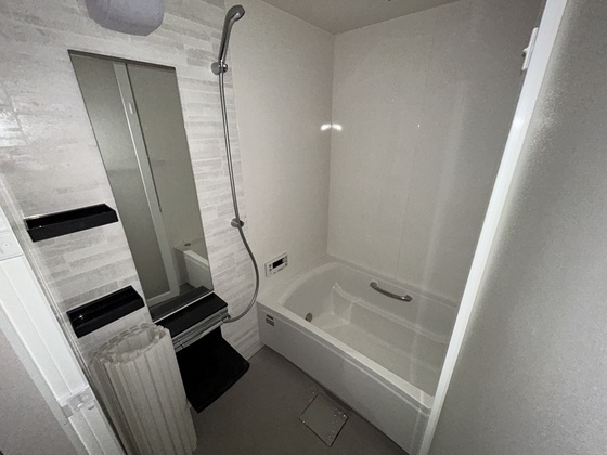 バス・シャワールーム　※別部屋の写真です