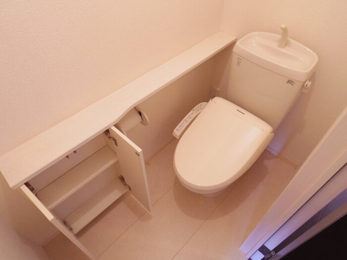 トイレ　温水洗浄暖房便座