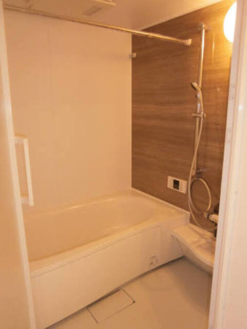 バス・シャワールーム　バスルーム