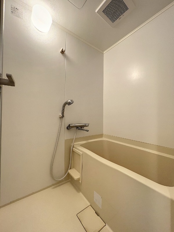 バス・シャワールーム　※別部屋の参考写真です。