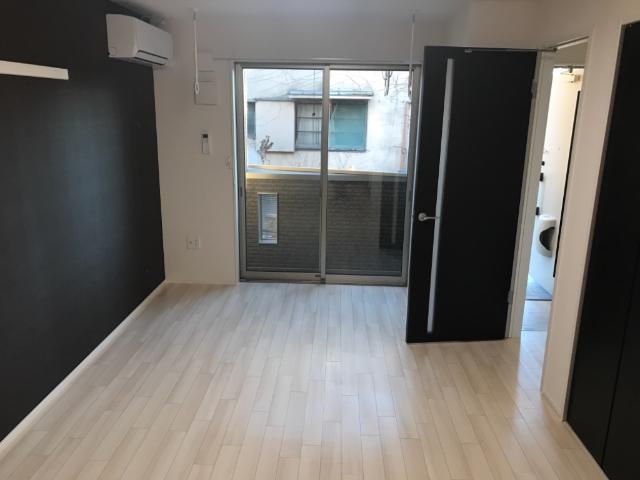 居室・リビング　室内