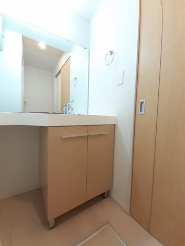 洗面設備　コンパクトで使いやすい洗面所