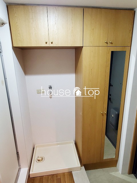 玄関　シューズボックス・洗濯機置場完備