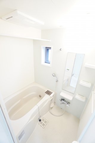 バス・シャワールーム　※同物件・反転タイプの写真です。