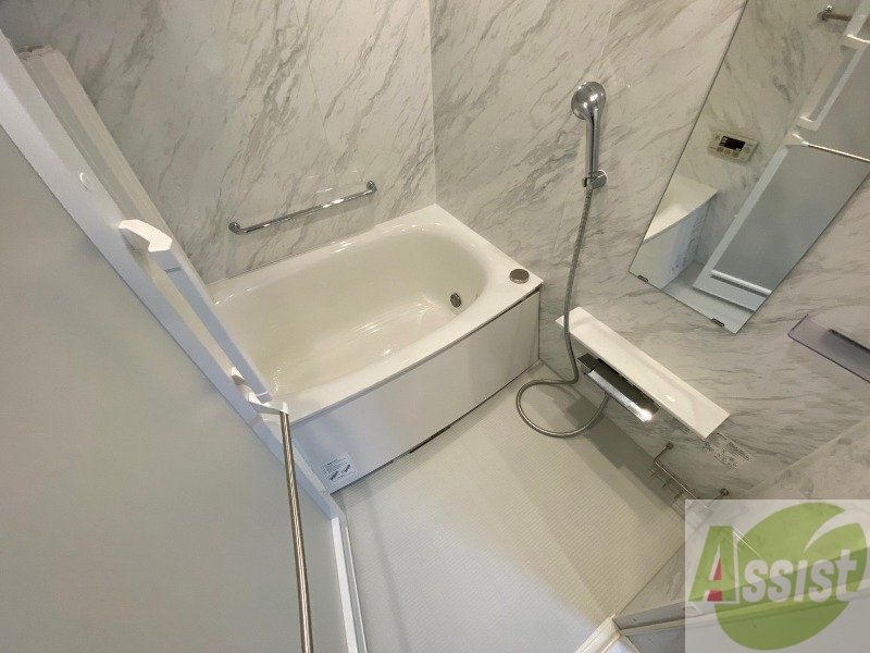 バス・シャワールーム　お風呂になります。一日の疲れを癒してくださいね。