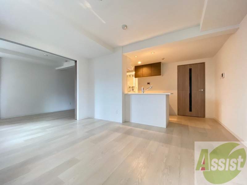 居室・リビング　広くてキレイなお部屋が広がっていて、充実した生活が送れそう。