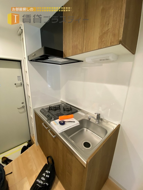 キッチン　２口システムキッチンで自炊もしやすいですね。