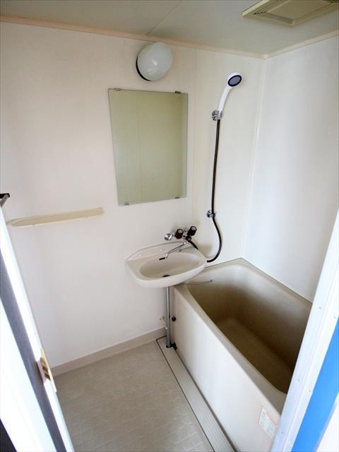 バス・シャワールーム　松山市中央　コーポヤマウチ　浴室