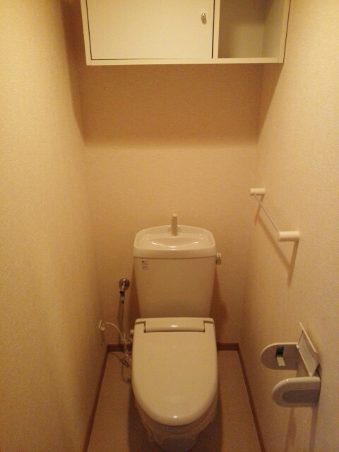 トイレ　別部屋同一間取りのお写真となります。