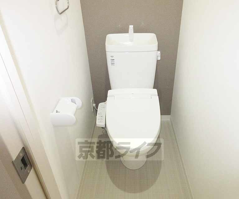 トイレ　ウォシュレット付き・