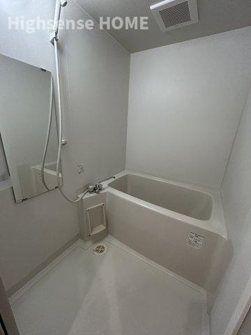 バス・シャワールーム　コンパクトで使いやすいお風呂です