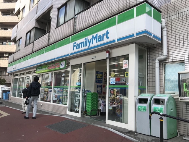 コンビニ　ファミリーマート滝野川五丁目店（コンビニ）まで340m