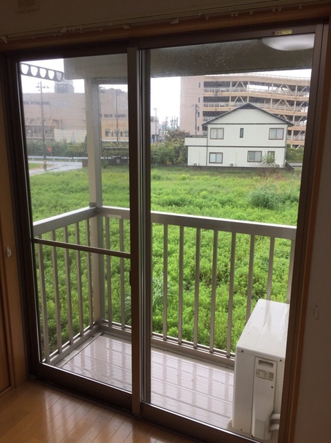 バルコニー　お洗濯物が干せるバルコニー