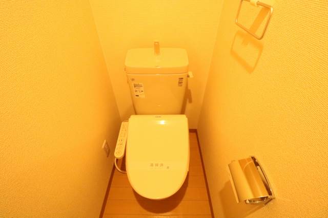 トイレ　シャワートイレ完備♪