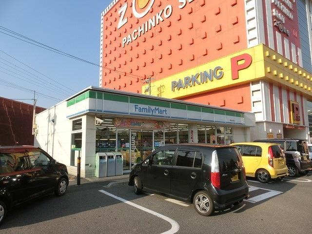 コンビニ　ファミリーマート戸畑ZONE店（コンビニ）まで370m