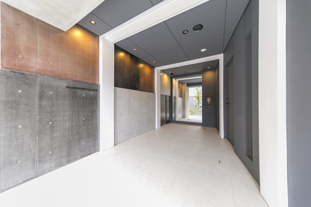 エントランス　ゆとりのあるエントランスです