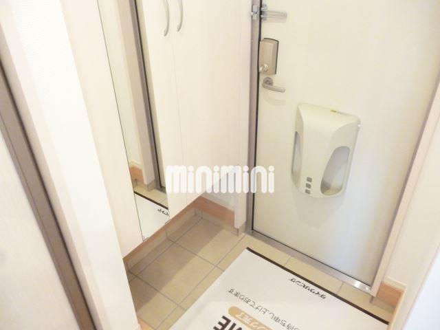 玄関　下駄箱収納豊富