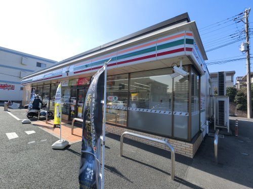 コンビニ　セブンイレブン 千葉作草部店（コンビニ）まで125m