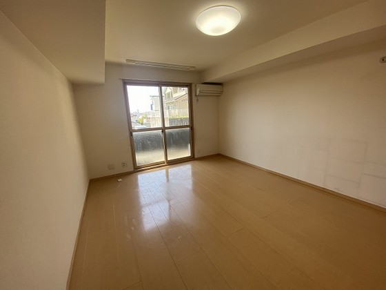 居室・リビング　※別部屋の写真です