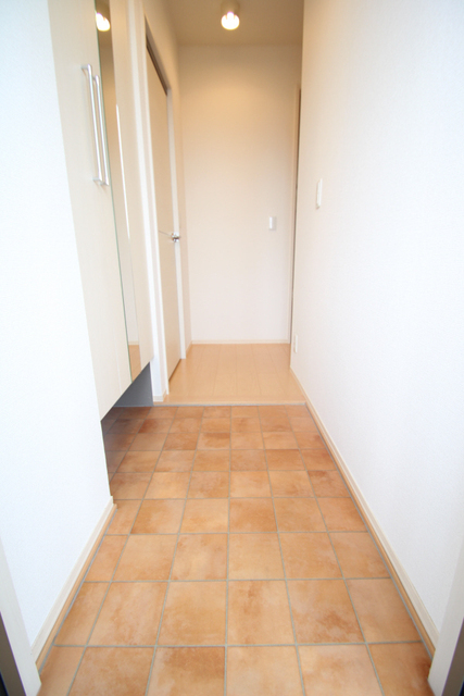 玄関　※別室の参考写真の為、現況優先です。
