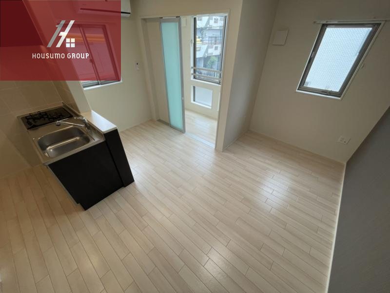 居室・リビング　こちらのリビングで趣味の時間をお楽しみください