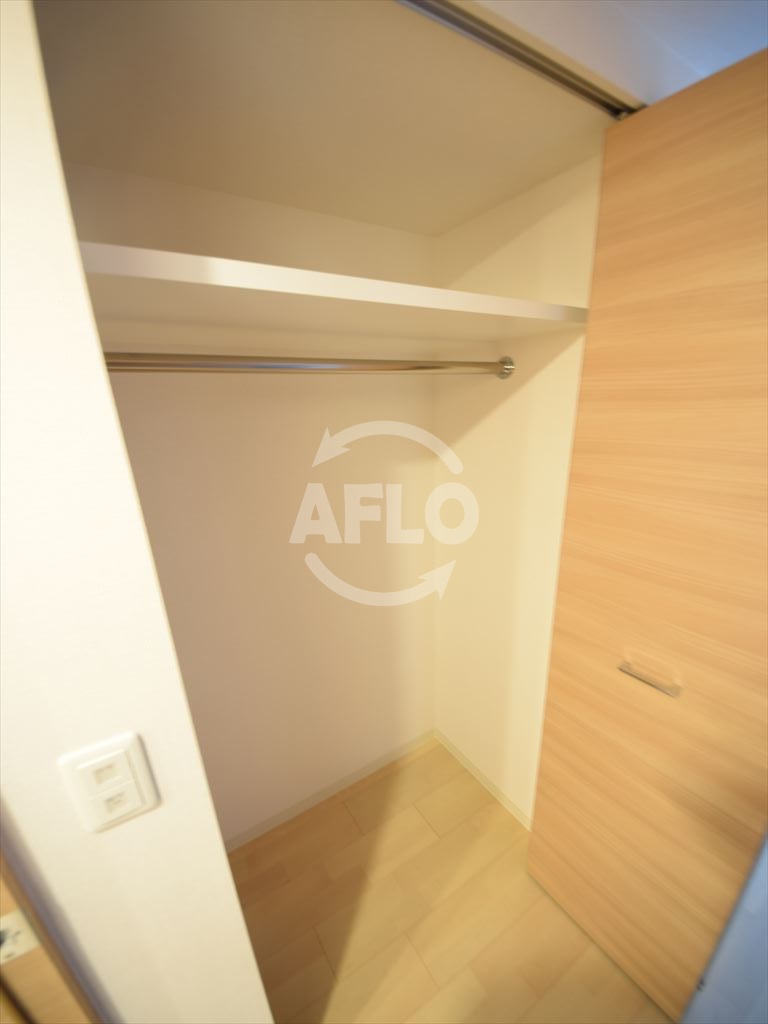 収納　プライムアーバン御堂筋本町　クローゼット