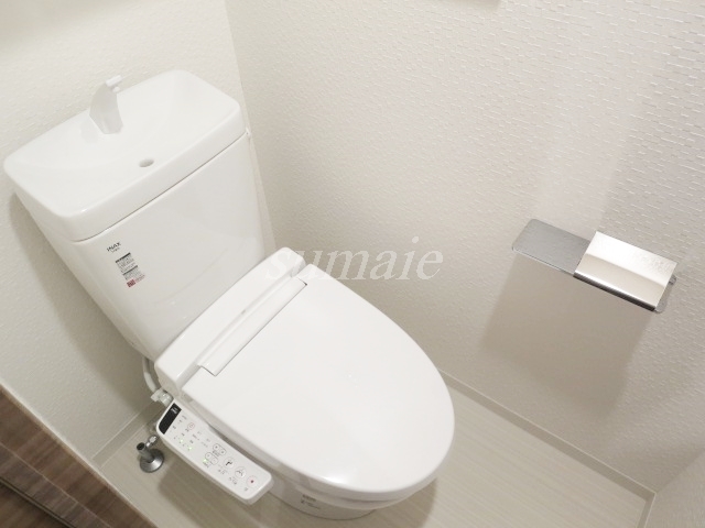 トイレ　温水洗浄便座完備です☆