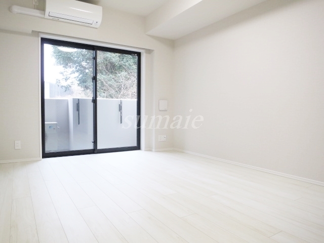 居室・リビング　明るいお部屋です☆彡