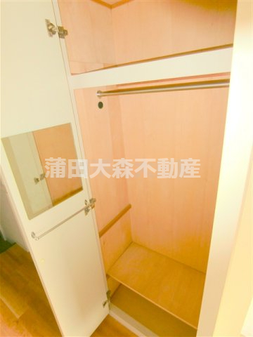 収納　収納　クローゼット　廊下部分にあるので居室のデッドスペースが