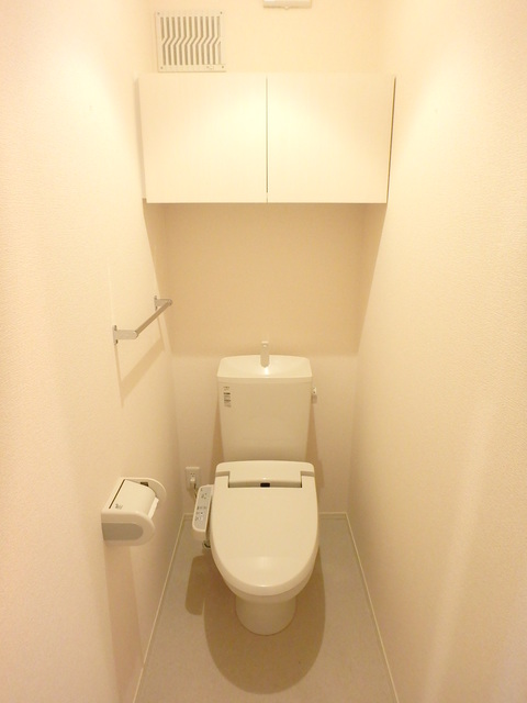 トイレ　温水洗浄便座