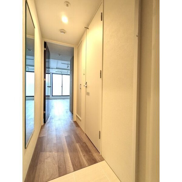 玄関　※別室の参考写真の為、現況優先です。