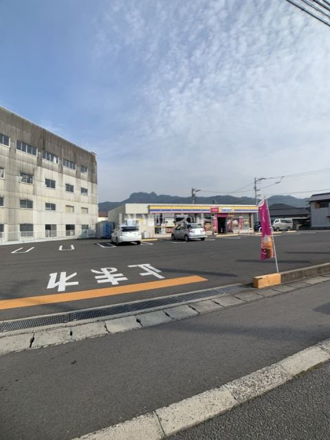 コンビニ　ミニストップ　高松牟礼町店（コンビニ）まで761m