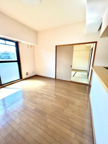 居室・リビング　日当たり良好なリビングです。