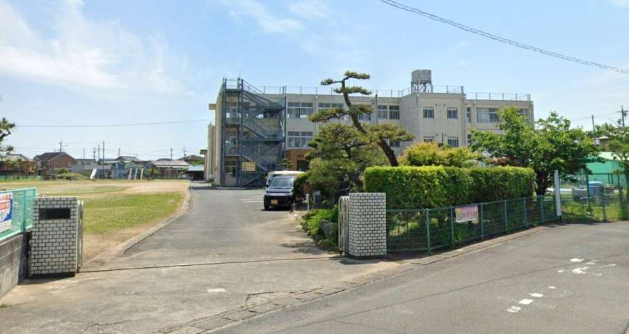 小学校　磐田市立豊浜小学校（小学校）まで1901m