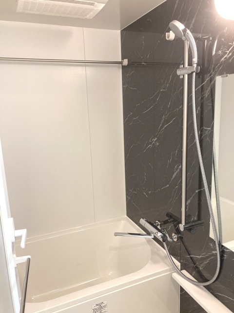 バス・シャワールーム　※写真は同タイプ住戸です。